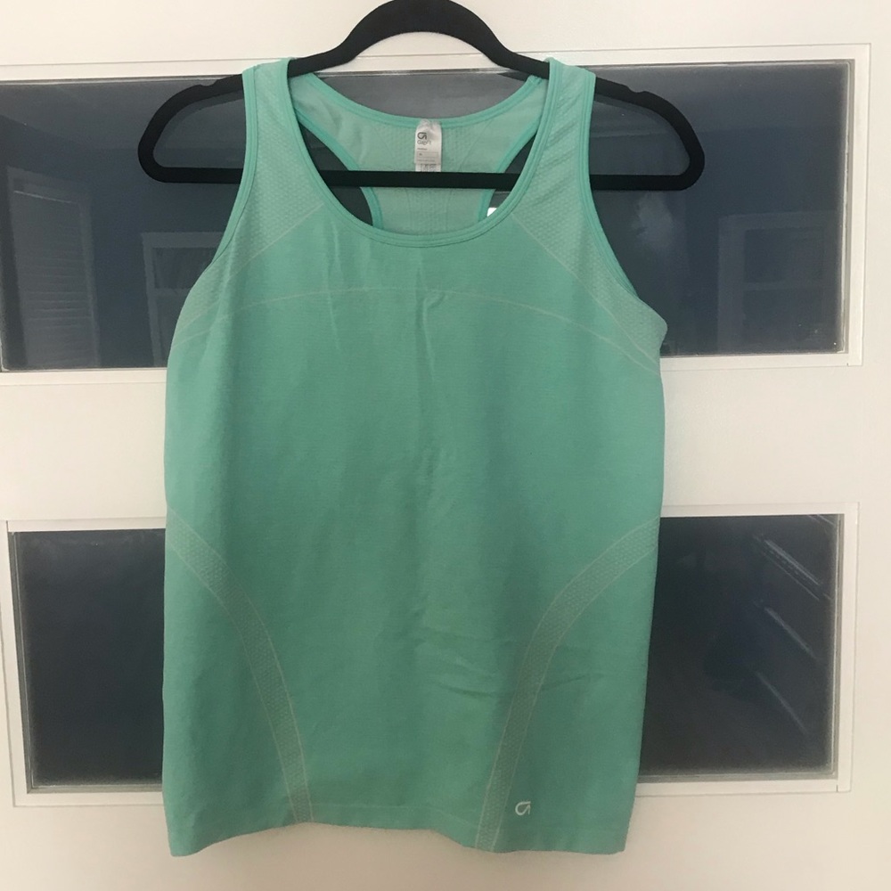 GapFit Motion Tank in mint